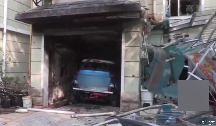 電動(dòng)汽車(chē)，電動(dòng)車(chē)自燃