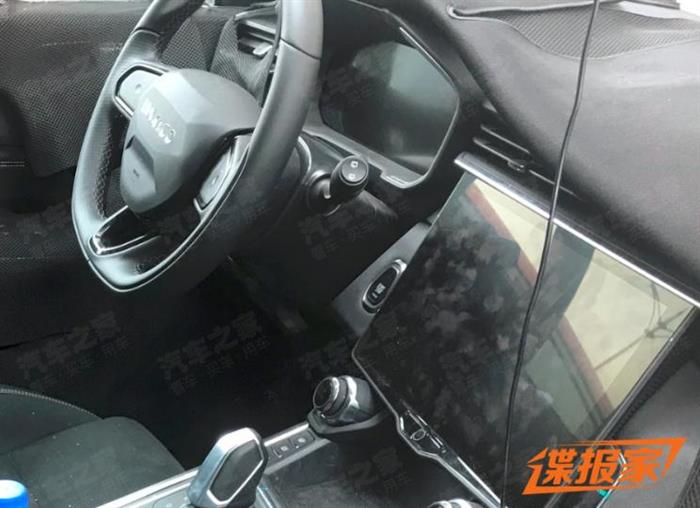 內(nèi)飾小幅度調(diào)整 新款領(lǐng)克01內(nèi)飾諜照