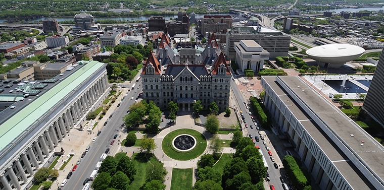紐約州考慮在2035年禁止內(nèi)燃機(jī)汽車