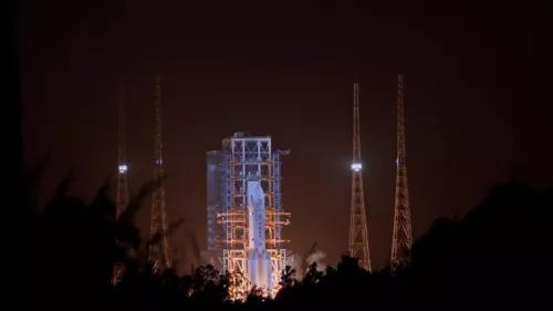 嫦娥五號(hào)發(fā)射成功 使命召喚VII攬?jiān)掠?jì)劃“京”彩啟程