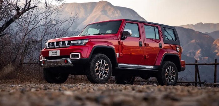 BJ40：非承載車身，那才叫專業(yè)越野車