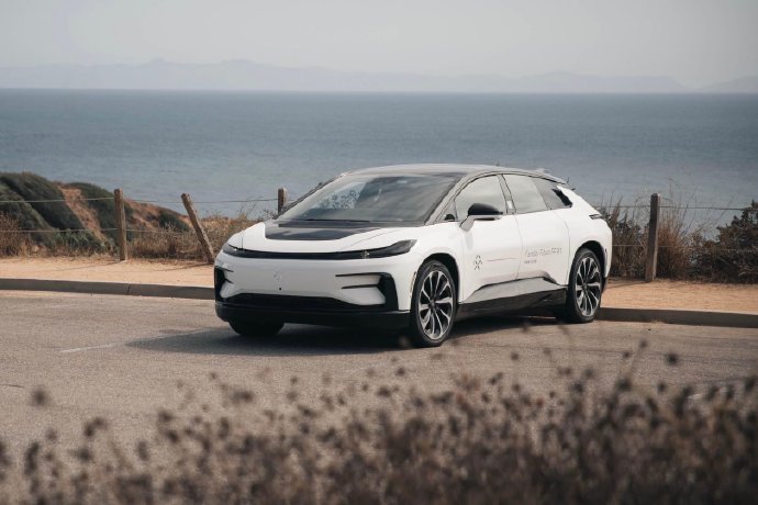 FF首款車型售200萬元 是否“太過自信”？