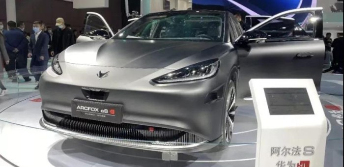 同是華為造車(chē)概念企業(yè) ARCFOX極狐和賽力斯區(qū)別是？