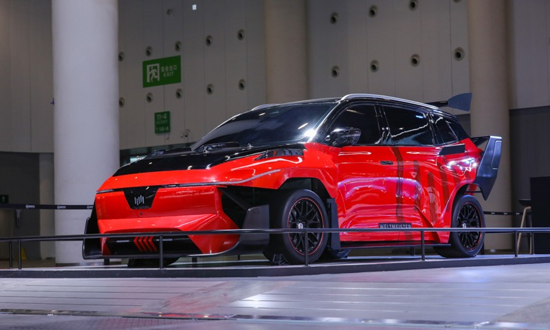 威馬攜地表最強1.8秒“威馬冠軍”亮相成都車展