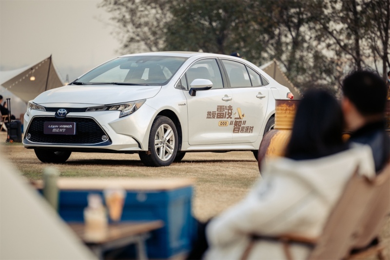 油價(jià)高企、電車提價(jià)，雷凌雙擎成年輕人購車優(yōu)選項(xiàng)