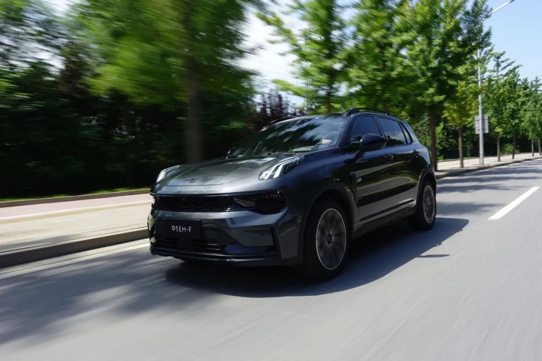 智能電混領(lǐng)克01 EM-F裝8155芯片 省油又好開