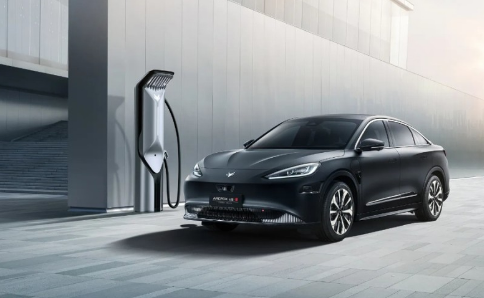 極狐阿爾法S 全新HI版首批車主交付