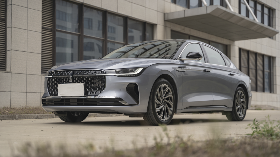 回歸轎車市場的林肯Z，出手就要挑下BBA“34C”？