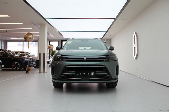 靜態(tài)體驗AITO問界M7，媲美“百萬級”豪車？