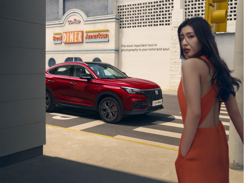 轎跑SUV 2023款CS85COUPE煥新姿態(tài)