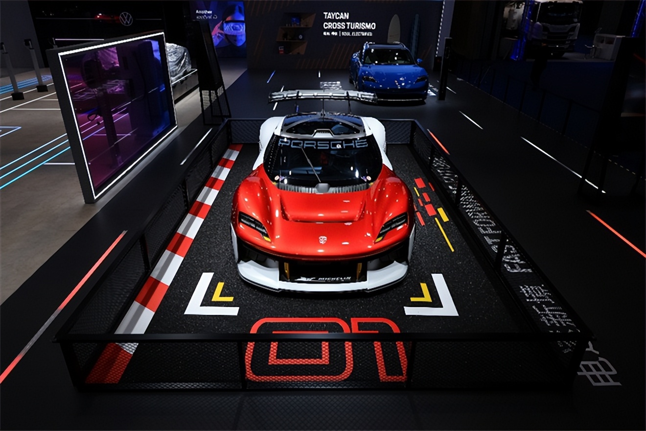 保時(shí)捷攜最新電氣化車(chē)型登陸中國(guó)進(jìn)博會(huì)