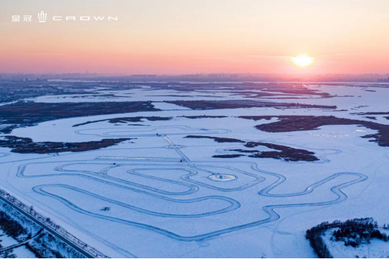 E-FOUR電子四驅(qū)加持，皇冠在冰雪賽道“狂飆”
