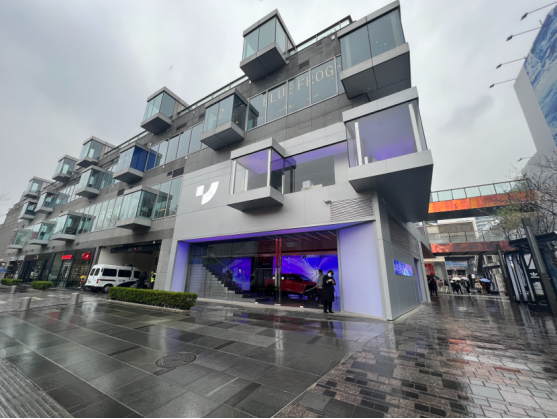 玩的就是科技感，打卡集度汽車三里屯體驗(yàn)中心