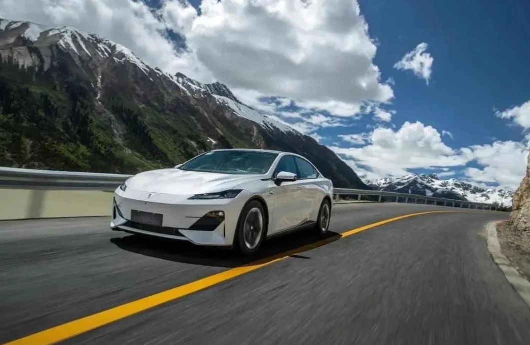 明星車型Q1表現(xiàn)勢(shì)如破竹，長(zhǎng)安“加速突圍”正當(dāng)時(shí)