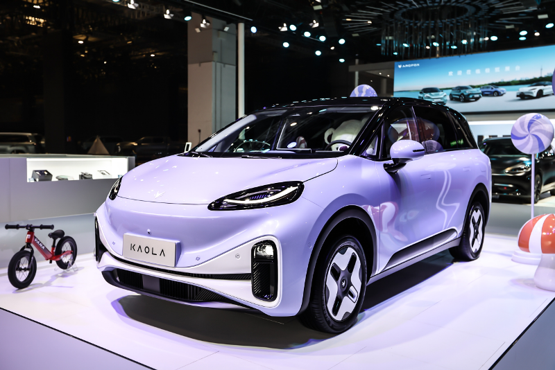 上海車展極狐考拉驚艷亮相 引起媽媽們廣泛關(guān)注