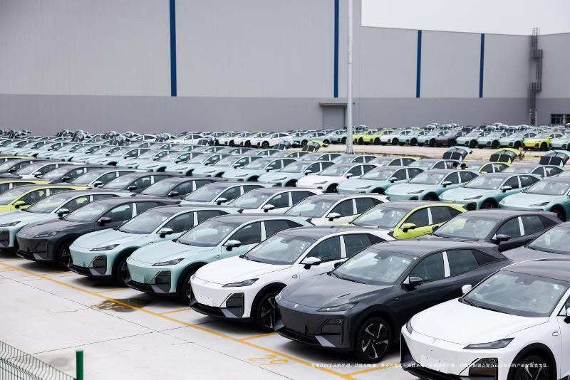 商品車大規(guī)模發(fā)運(yùn)，深藍(lán)S7正式下線細(xì)節(jié)感拉滿