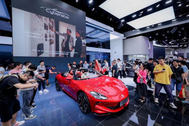 遠(yuǎn)超預(yù)期、盲訂火爆！MG Cyberster驚艷成都車展