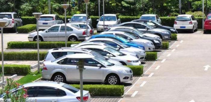 深圳新能源車差異化收取停車費(fèi)引燃油車主不滿