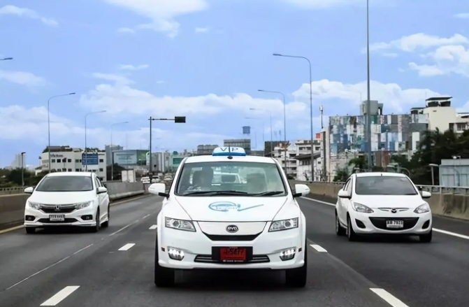 中國(guó)成最大汽車出口國(guó)，泰國(guó)人排隊(duì)訂車