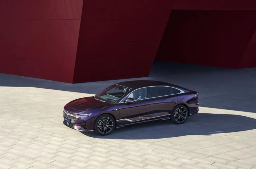 混動(dòng)豪華第一車，嵐圖追光PHEV25.28萬元起