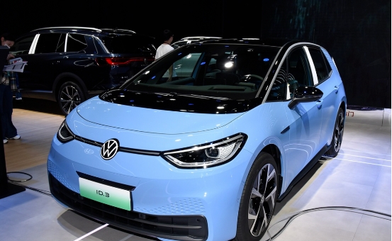 全新帕薩特與途觀L挑大梁，2024年上汽大眾還得靠燃油車