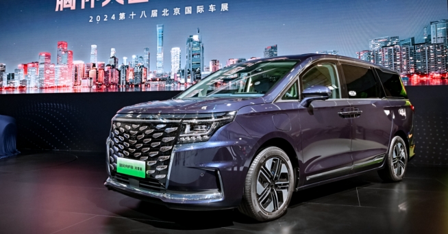 中國(guó)首款搭載華為車機(jī)的MPV，瑞風(fēng)RF8鴻蒙版產(chǎn)品實(shí)力進(jìn)階升級(jí)