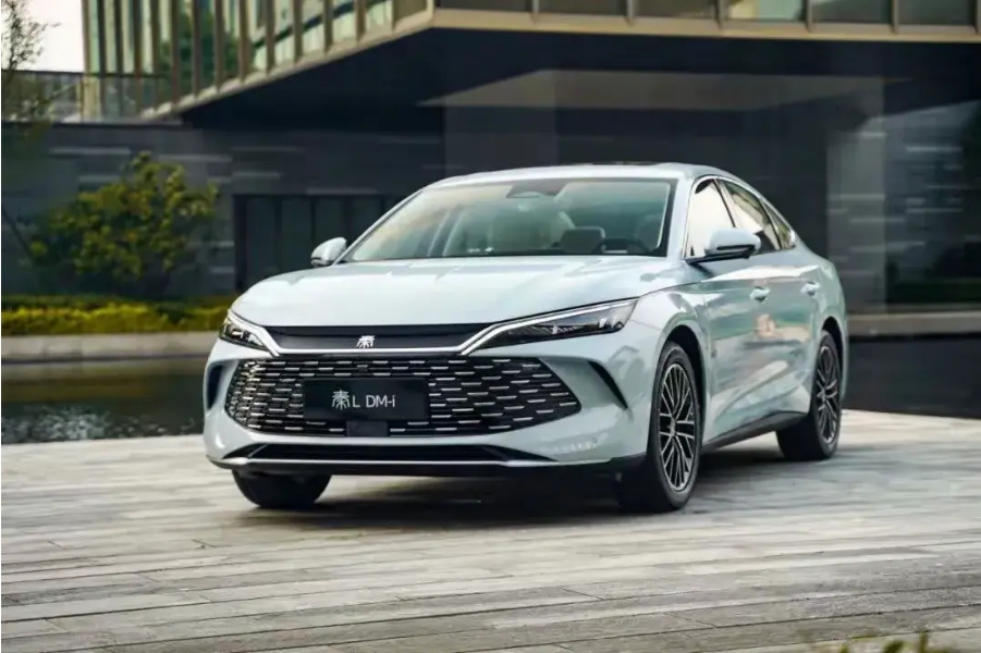 一箱油兩千多公里的秦L想一統(tǒng)江湖，老車(chē)主和競(jìng)爭(zhēng)對(duì)手都不答應(yīng)？