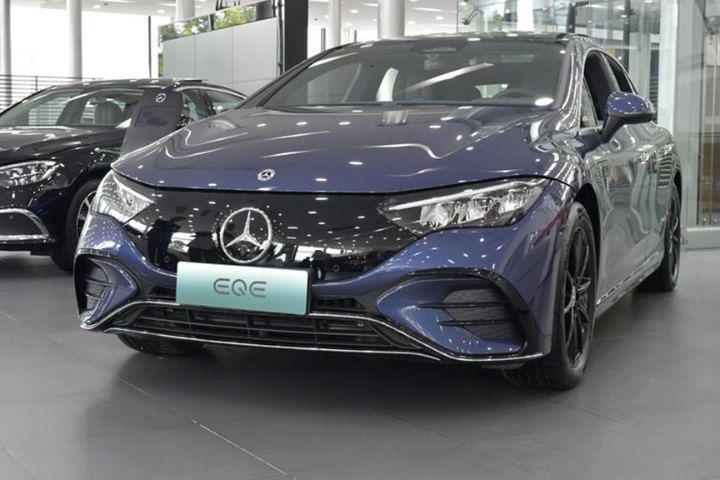 只要50萬當(dāng)奔馳S車主？打骨折的三叉星輝“挺香”