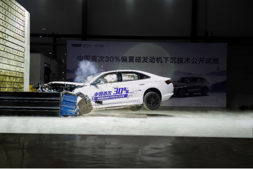 創(chuàng)新安全科技 中國星成功應(yīng)對偏置碰撞與貨車頂壓