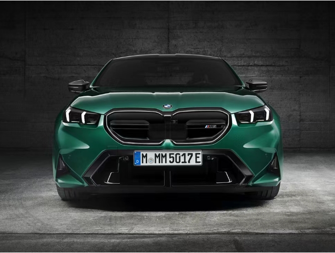 第七代BMW M5將于成都車展亮相 簡約設(shè)計重塑豪華性能