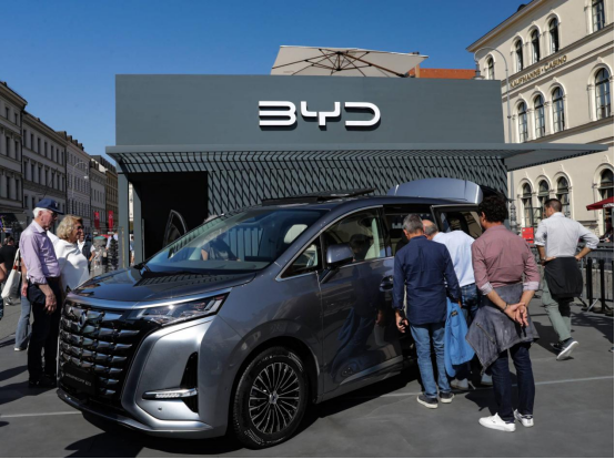 8月狹義乘用車零售預(yù)計184.0萬輛，新能源預(yù)計98.0萬輛