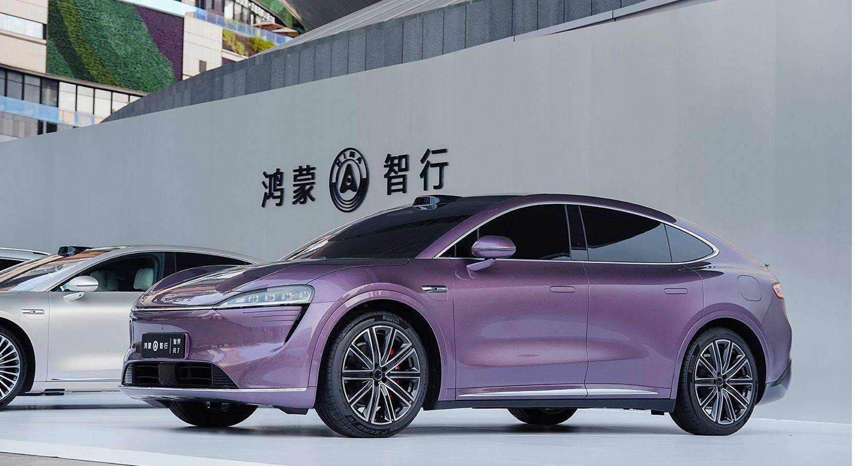 鴻蒙智行首款轎跑SUV，智界R7發(fā)布