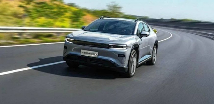 智能網(wǎng)聯(lián)催生新風(fēng)口，朱華榮詳解“新汽車 新豪華”