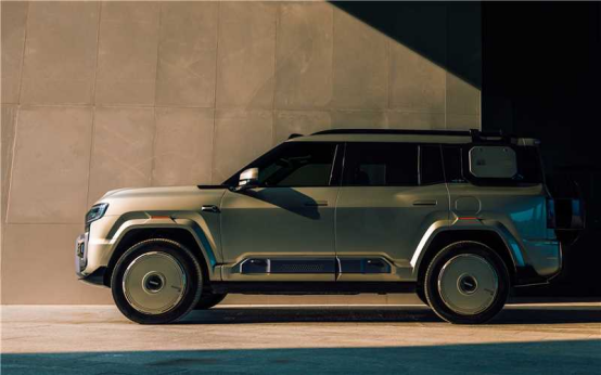 583家族首次同臺(tái) 方程豹亮相上海車展
