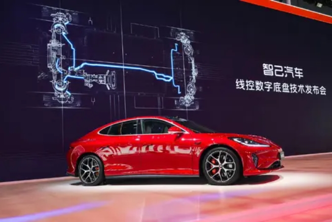 打破傳統(tǒng) 智己汽車上海車展發(fā)布線控?cái)?shù)字底盤技術(shù)