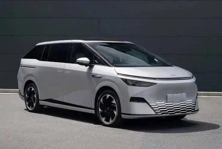 增程車型市場(chǎng)遇冷因“實(shí)力不濟(jì)”？超快充+大電池成為增程車新趨勢(shì)