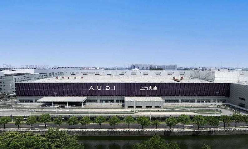 沒有“四個(gè)圈”的奧迪實(shí)力如何？奧迪E5 Sportback對(duì)比小米SU7驗(yàn)成色