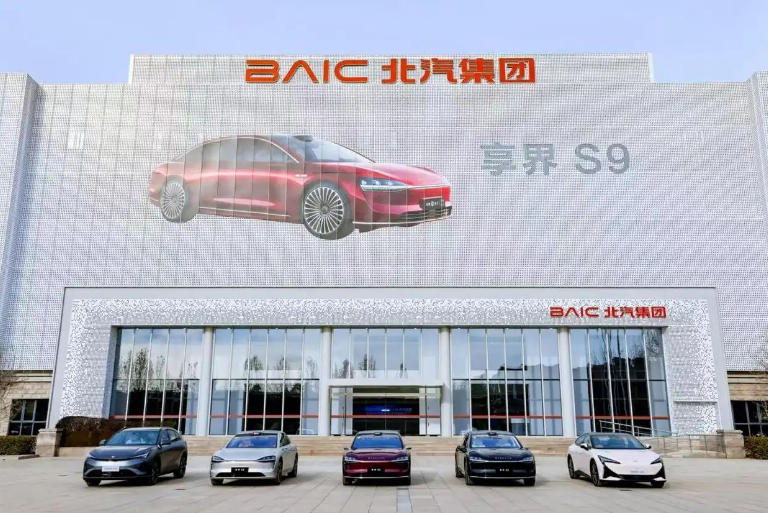6.88萬的極狐放下身段，瞄準星愿海豚就是干