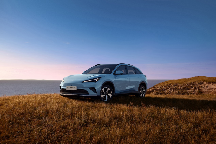 一把好牌都是“炸”，全新阿爾法T5上市限時(shí)售10.98萬(wàn)起！